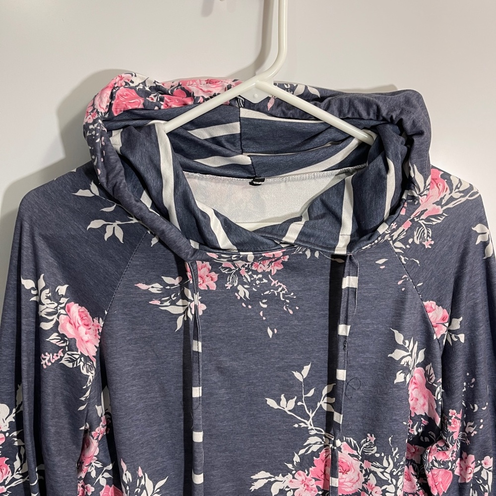 Floral Hooded major soft sweatshirt Size Small - Picture 3 of 7